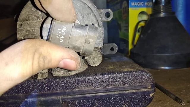 Демонтаж противотуманной фары, замена стекла, замена лампочки на TOYOTA COROLLA FIELDER 161 смотреть онлайн