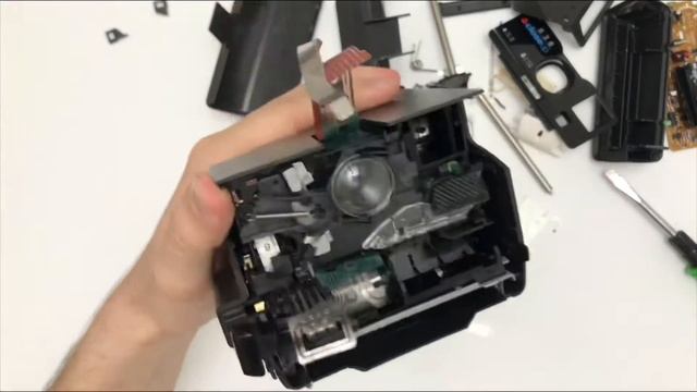 How not to take pictures)) What's inside a Polaroid camera? смотреть онлайн