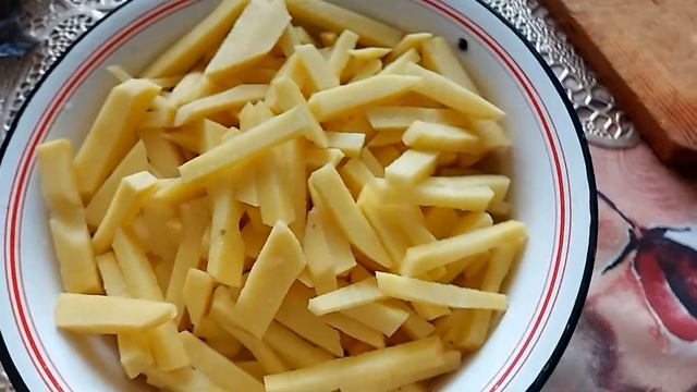 ДЕЛАЕМ  КАРТОШКУ  ФРИ ?