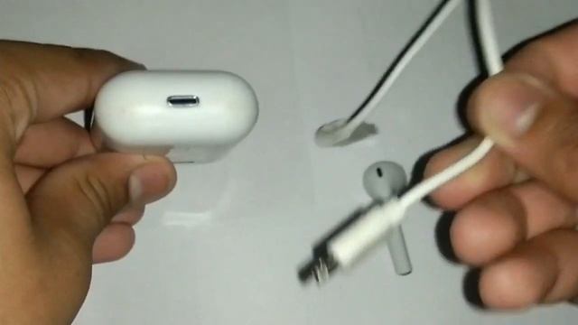 Unboxing of Apple Clone i12 TWS Airpods | i12 TWS unboxing | Earpods under ₹500 смотреть онлайн