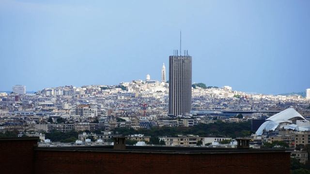 Vue sur Tour Eiffel, Defense et Basilique du Sacre Coeur смотреть онлайн
