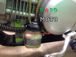 Установка дренажного бачка на питбайк