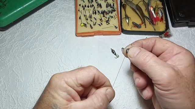 НАДЕЖНЫЙ И ПРОСТОЙ СПОСОБ ПРИВЯЗАТЬ МОРМЫШКУ И БЛЕСНУ К ЛЕСКЕ смотреть онлайн