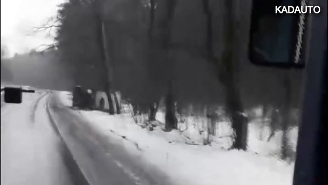 Перевернулся прицеп. Дорога Калининград - Балтийск. 13.01.19 смотреть онлайн