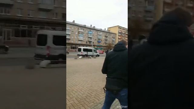 08/09/20 Минск/Комаровка. Каратели брутально вяжут людей, которые пришли на акцию солидарности.