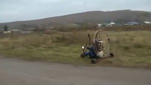 Поехали!!!! Мужик на мото-дельтаплане!!!