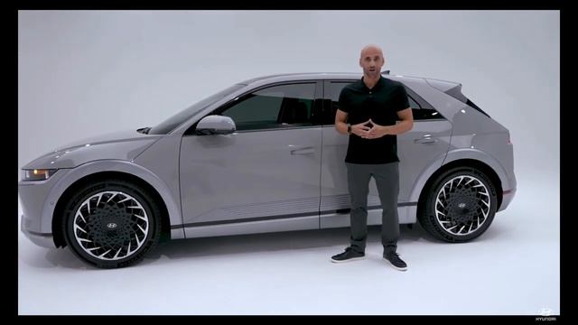 2022 Hyundai IONIQ 5 Crushes Tesla Model 3 for Best Vehicle of the Year! This is why. смотреть онлайн