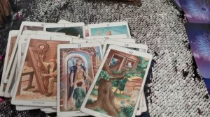 Почему он перестал писать? Таро расклад. Девочка с Таро