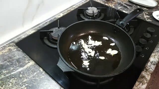Чесночные гренки #гренки #гренкикпиву #гренкичесночные
