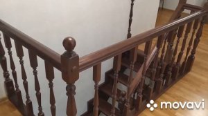 Деревянная лестница на второй этаж.