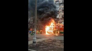 К важным новостям: жители Красноярска обвинили Человека-Паука в поджоге детской горки.