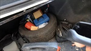 Toyota Corolla снятие ручки закрытия багажника