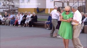 Открываем летние танцы на улице под живую музыку!