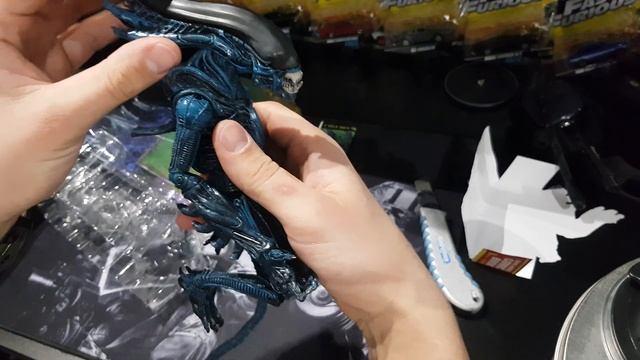 Распаковка и обзор коллекционной фигурки GORILLA ALIEN Neca , unboxing aliexpress смотреть онлайн