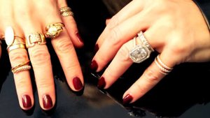 Какие ювелирные изделия Вышли из Моды и как их Правильно носить.