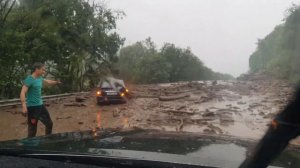 Сход селя на трассе в КЧР и спасение приоры