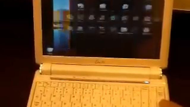 Android on Asus EeePC 901 смотреть онлайн