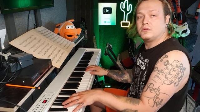 Показываю как сочиняю песни