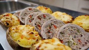 Попробуйте мой вкусный рецепт сочного мясного рулета с гарниром из тушеной картошки в духовке