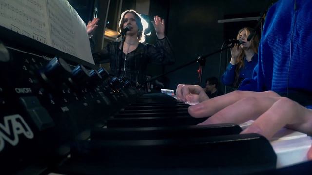 Arina L - Bitis (Live) смотреть онлайн