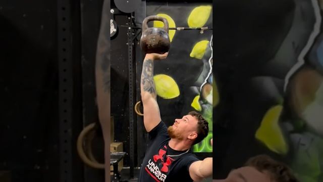 Очень сложный подъем гири 32 кг смотреть онлайн