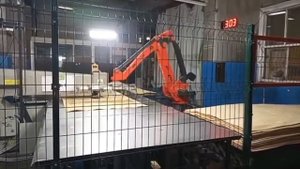 Компания «Роботех» внедрила на производство роботизированный комплекс, на участке починки шпона