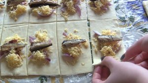 Закусочные слоёные пирожки со шпротами на скорую руку / праздничное меню 2020