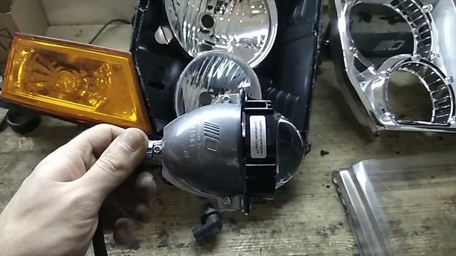 Тюнинг фар Jeep Commander, установка светодиодных Bi Led модулей и ангельских глазок