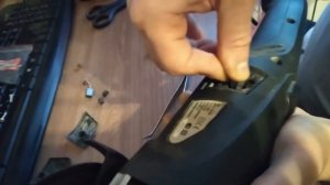 Как заменить щетки на болгарке СПЕЦ БШУ 1050 ?