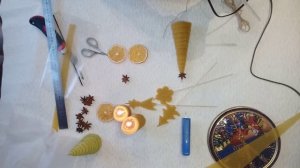 Свеча-ёлка из вощины, мастер-класс, чудесный подарок на Новый Год!