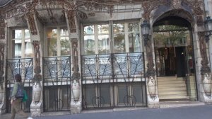 Франция. Париж. Удивительная и красивая архитектура Арт нуво .