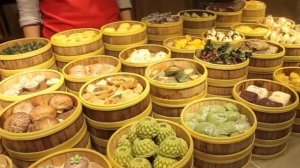 Уличная Еда в Шанхае: Китайский Бургер и Баоцзы, Кокосовый Сок.