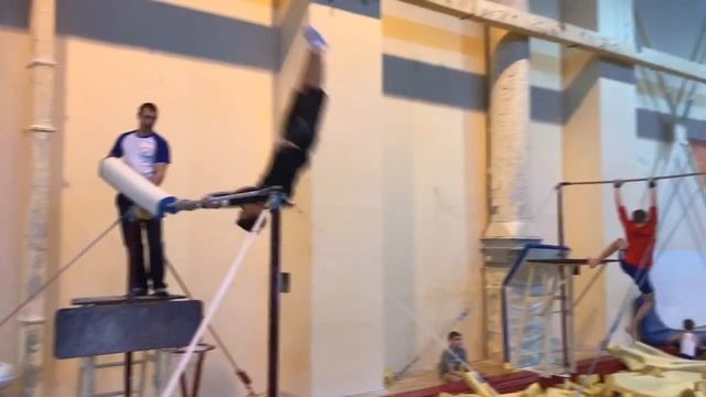 Серый на перекладине смотреть онлайн