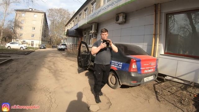 ПОКАЗЫВАЮ ФАК ЛЮДЯМ 2 / РЕАКЦИЯ ОХРАННИКА ГРОМИЛЫ НА ФАК смотреть онлайн