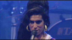Amy Winehouse - Love Is A Losing Game live @ Belfort, France | June 29, 2007 - HD
