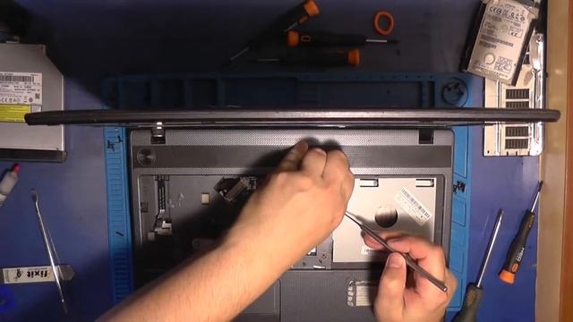Разборка ноутбука Acer Aspire 5250
