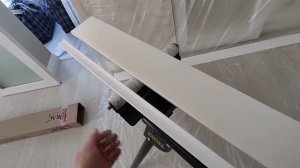 Зачем красить белый дюрополимерный плинтус белой краской?