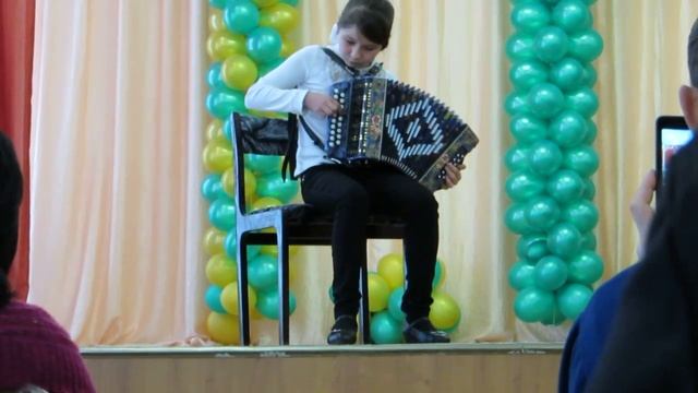 Кожевникова Софья, Семь девушек, Чувашский танец смотреть онлайн