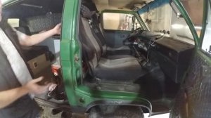 Обзор крутых бусов VW T3 из Шымкента (VW T3 from Shymkent/Kazakhstan)