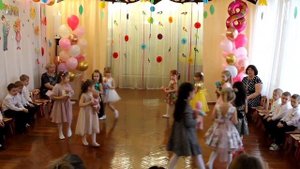 Танец с куклами на 8Марта "Доченька моя пока мала" средняя группа 2024