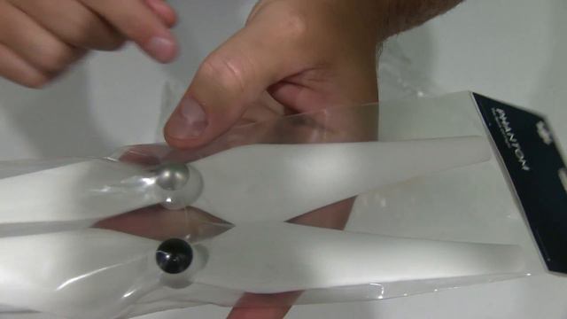 2 Pairs Genuine DJI Phantom 2 Vision Part #03 Self Tightening Propeller Unboxing смотреть онлайн