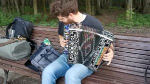 Измайловский пятачок, весёлая пятница! Играет Георгий Толокольников, пляшет Михаил Заморин
