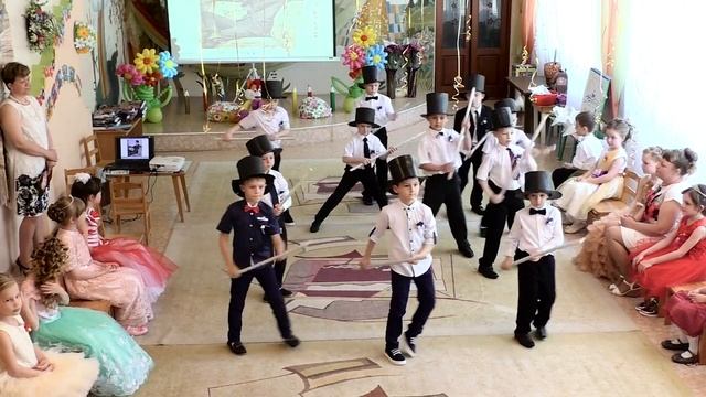 Танец джентельменов с тросточкой сад 395 г. Донецк
