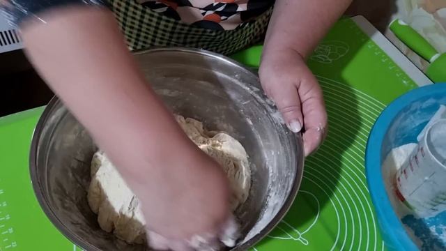 Готовим пышные орешки - вергуны на кислом молоке . смотреть онлайн