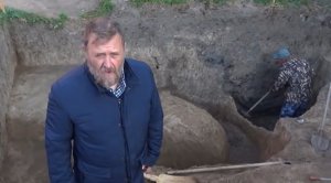 Загадочная яма необычной формы на раскопе по переулку Ломоносова, 41