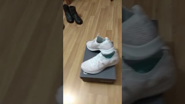 Кроссовки женские Skechers