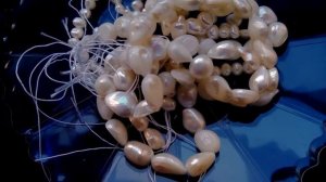 Жемчуг. Красивое видео про жемчуг, который используется для вышивки икон.