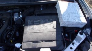 Замена воздушного фильтра на Рено Флюенс