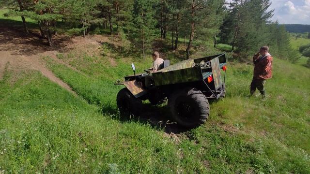 Результат моей самоизоляции 2020 года. Самодельный вездеход переломка на ободрышах от БТР.