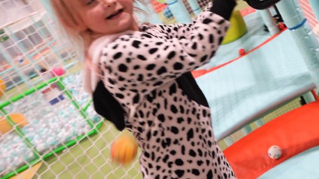 Arianka vs. Dětský zábavní park!  Ztratila se?